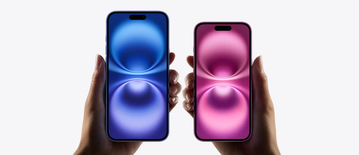 Front view comparison of Apple iPhone 16 and iPhone 16 Plus